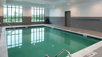Indendørs pool