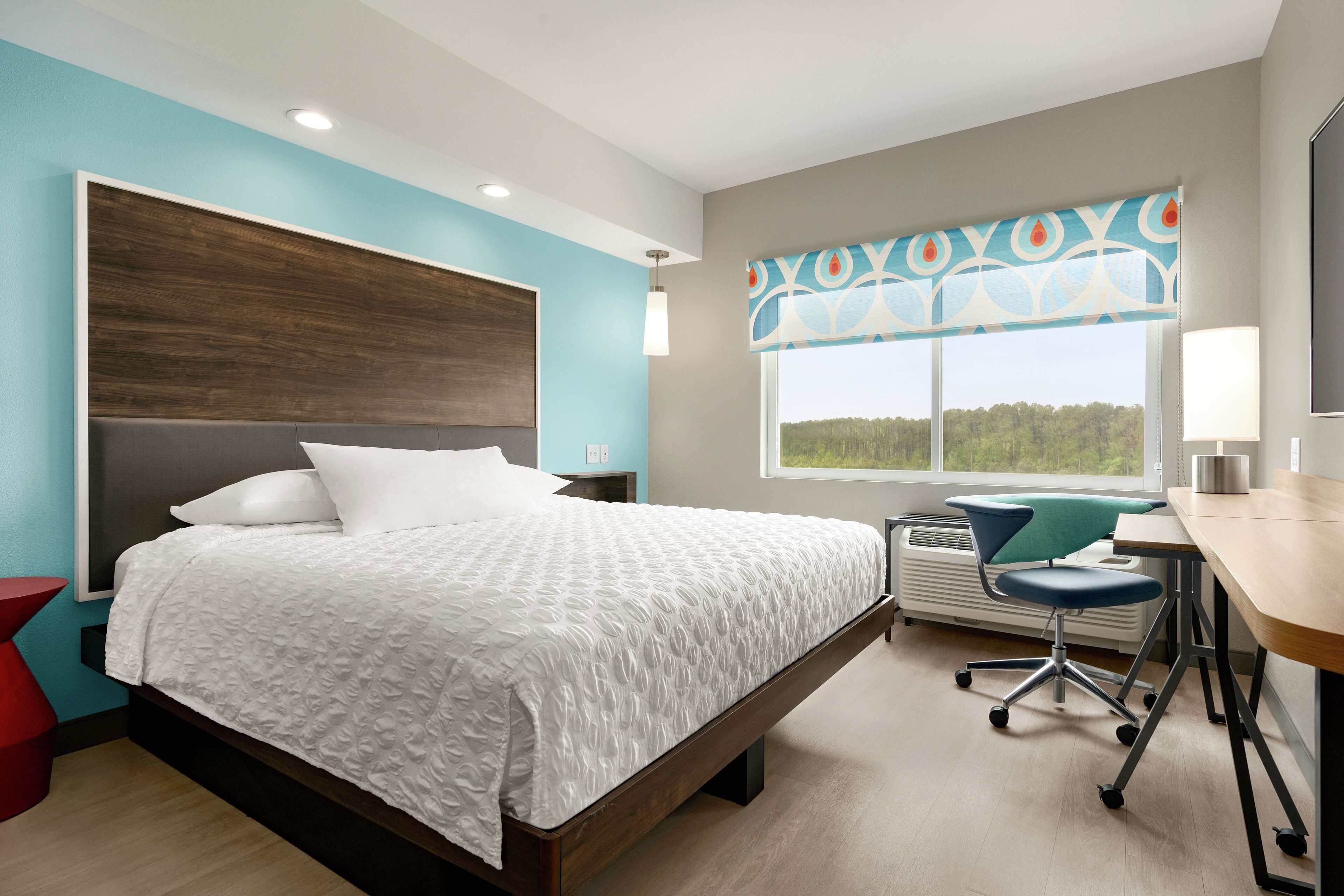 room, 1 king bed | desk, free cots/infant beds, free wifi, bed sheets