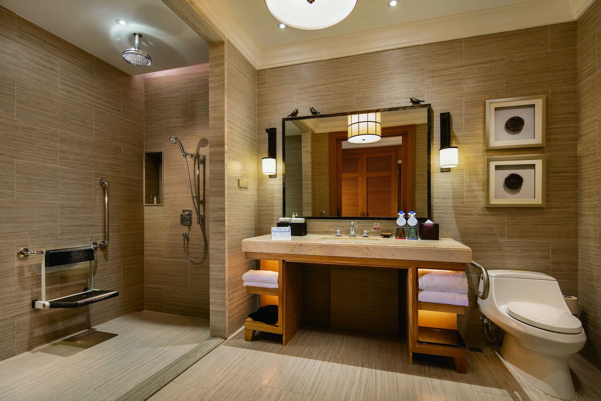 Kamar, 2 Tempat Tidur Twin, akses difabel | Seprai premium, minibar, brankas, dan meja kerja