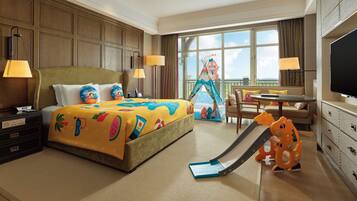 Family Room, 1 King Bed | Premium bedding, minibar, in-room safe, individually decorated