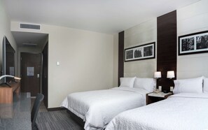Room, 2 Double Beds, City View | Premium bedding, minibar, in-room safe, desk - Hampton Inn San Luis Potosi (San Luis Potosi)