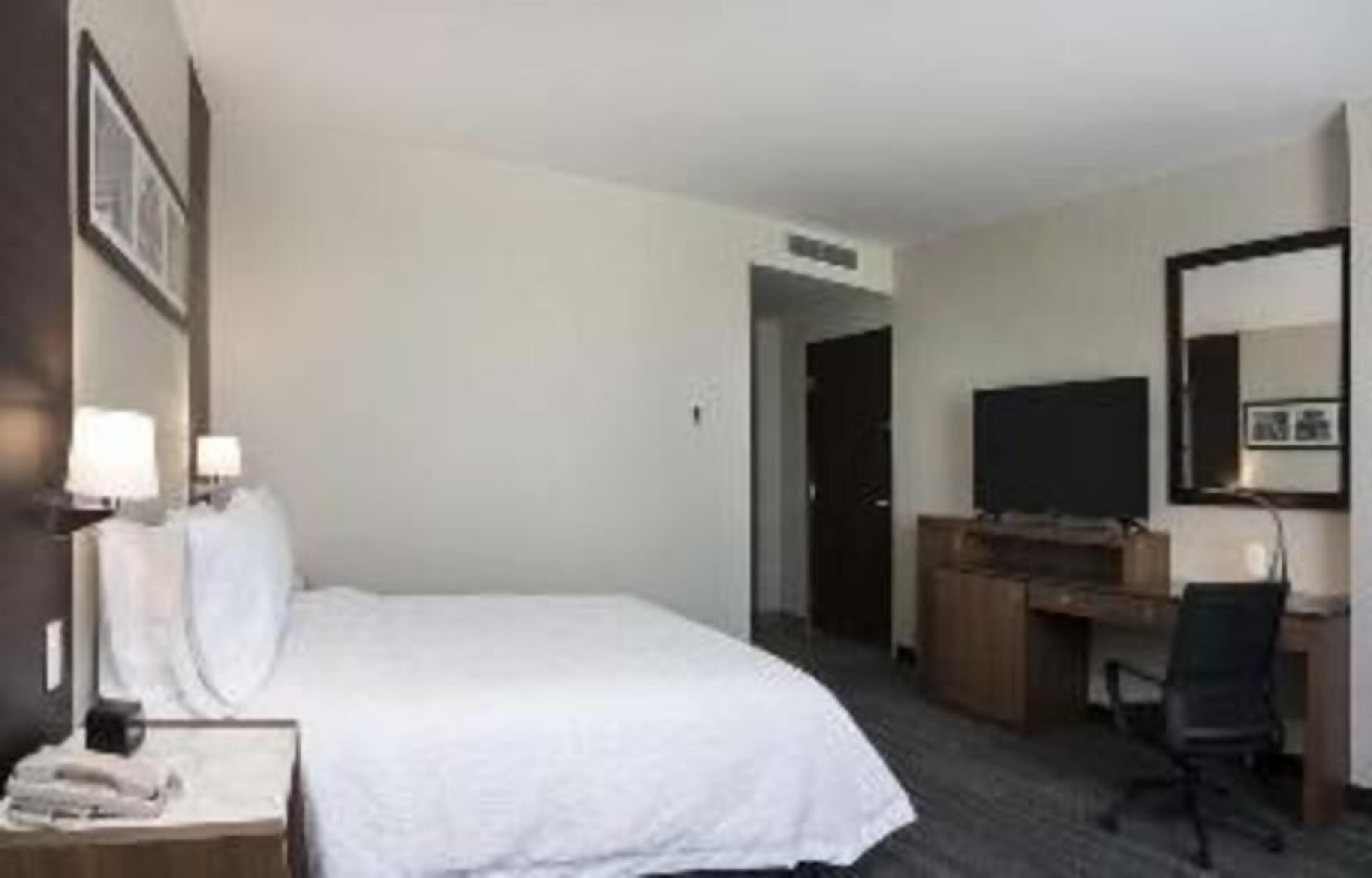 Ropa de cama de alta calidad y minibar 