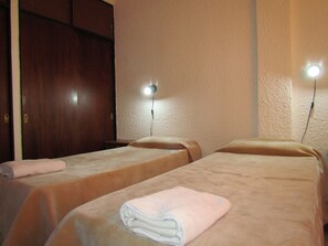 Apartment, 1 Bedroom | 1 bedroom, free cribs/infant beds, free WiFi, bed sheets - Departamento San Martin A (Ushuaia)