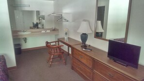 واي فاي مجانًا وملاءات أسرّة