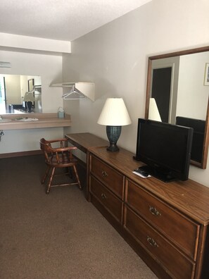 베이직룸, 더블침대 2개, 금연 | 객실 내 편의 시설/서비스