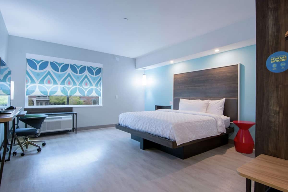In-room safe, laptop workspace, blackout curtains, iron/ironing board