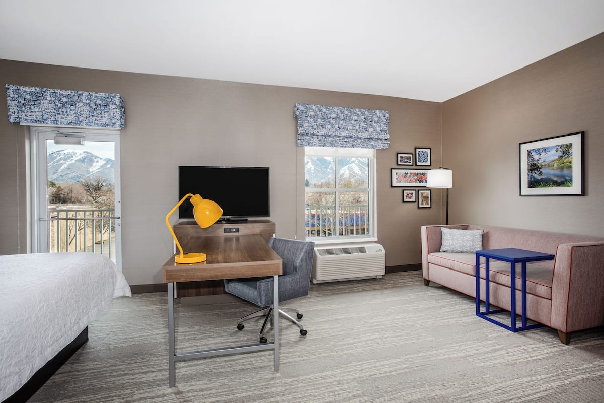 studio, 1 king bed, balcony | desk, laptop workspace, blackout curtains, iron/ironing board