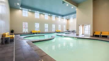 Indendørs pool