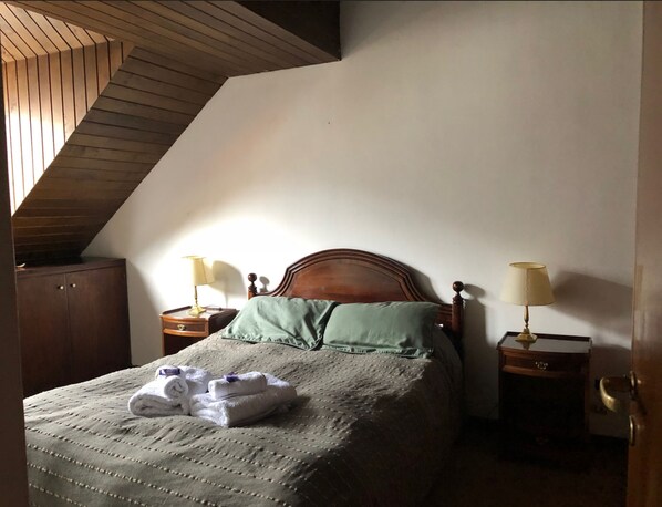 Maisonette, 1 Schlafzimmer | 1 Schlafzimmer, kostenlose Babybetten, kostenloses WLAN, Bettwäsche