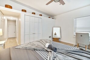 2 bedrooms, WiFi, bed sheets, wheelchair access