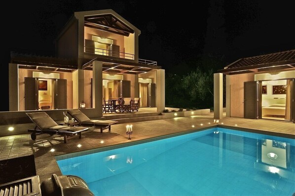 Pool - Three-bedroom luxury villa with private pool near Argostoli (Argostoli)
