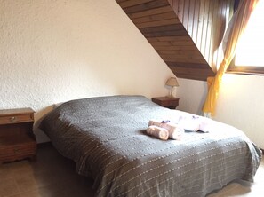 Appartement Duplex, 1 chambre | 1 chambre, lits bébé (gratuits), Wi-Fi gratuit, draps fournis