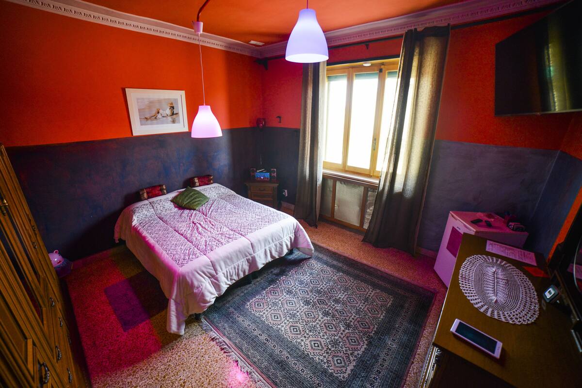 Comfort-Doppelzimmer, Gemeinschaftsbad (Il Beppe) | Minibar, Zimmersafe, individuell dekoriert, individuell eingerichtet