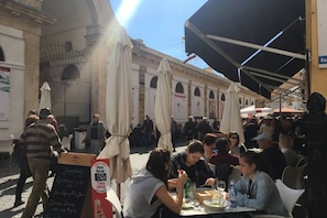 Outdoor dining - Apartamento Aromas del Mercado (Cádiz)