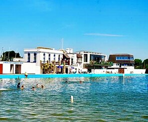 Pool - “Relax, Refresh, Restore!” - Book for July? (Lymington)