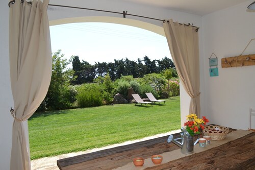 Villa with swimming pool a few steps from the sea, wi-fi and air conditioning.......