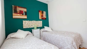 2 bedrooms, WiFi, bed sheets