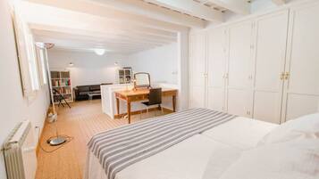 1 bedroom, WiFi, bed sheets