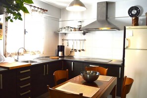 Micro-ondes, four, plaque de cuisson, lave-vaisselle