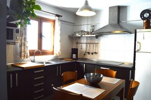 Micro-ondes, four, plaque de cuisson, lave-vaisselle