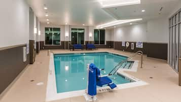 Indoor pool, sun loungers