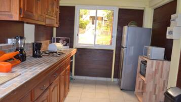 Réfrigérateur, micro-ondes, four, lave-vaisselle