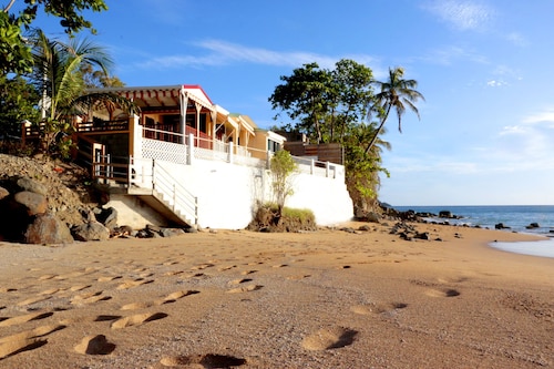 Escape with the sound of the waves