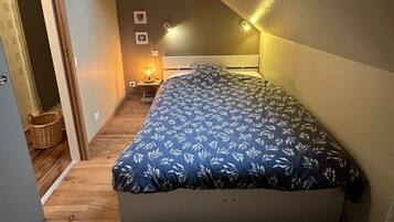 2 slaapkamers, een strijkplank/strijkijzer, wifi, beddengoed