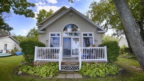 Exterior - Riesling Rod and Reel: Fishers Paradise (Honeoye)