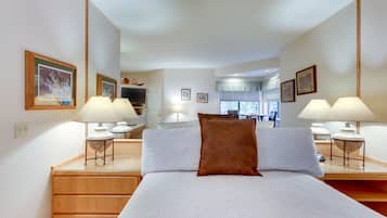 Iron/ironing board, internet, bed sheets