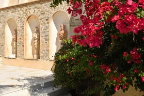 Exterior - Aelya (Paros)