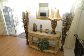 Interior - 4BD/3B,EXECUTIVE VILLA WITH SPA,MUST SEE,10 MIN FROM DISNEY (Kissimmee)