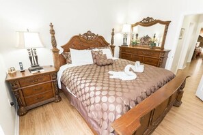 4 bedrooms, iron/ironing board, free WiFi, bed sheets - 4BD/3B,EXECUTIVE VILLA WITH SPA,MUST SEE,10 MIN FROM DISNEY (Kissimmee)