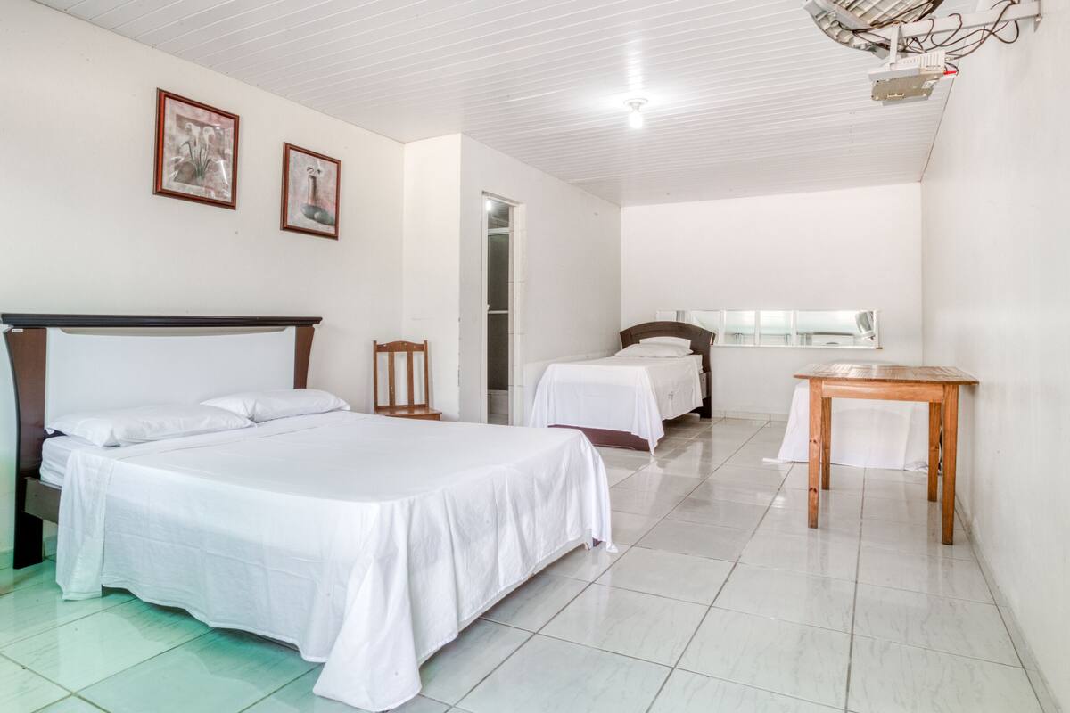 Soundproofing, free WiFi, bed sheets