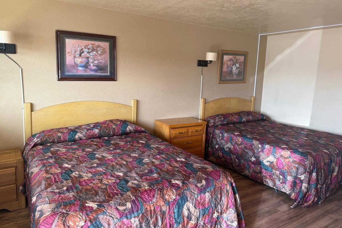 Room, Multiple Beds, Kitchenette (Unit)