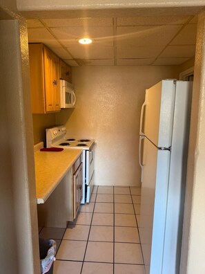 Room, 2 Queen Beds, Kitchenette (Unit) | Private kitchenette