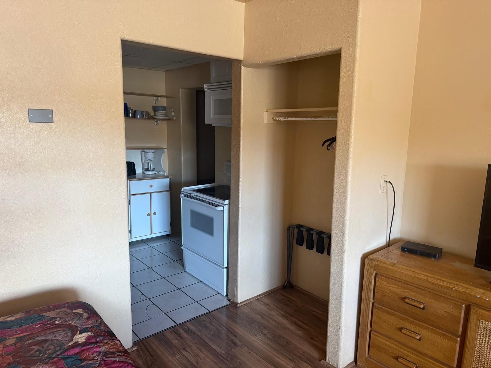 Room, Multiple Beds, Kitchenette (Unit) | Private kitchenette