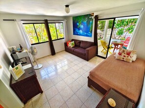 Junior Suite | Living area