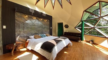 Deluxe Cabin | Free WiFi, bed sheets
