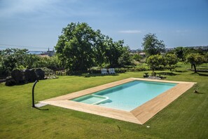 Seasonal outdoor pool, pool umbrellas, sun loungers - AGRO Sicily (Mascali)