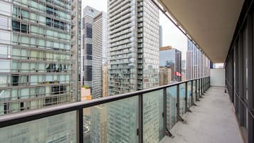 Superior Suite, 2 Bedrooms, Kitchen, City View | Balcony
