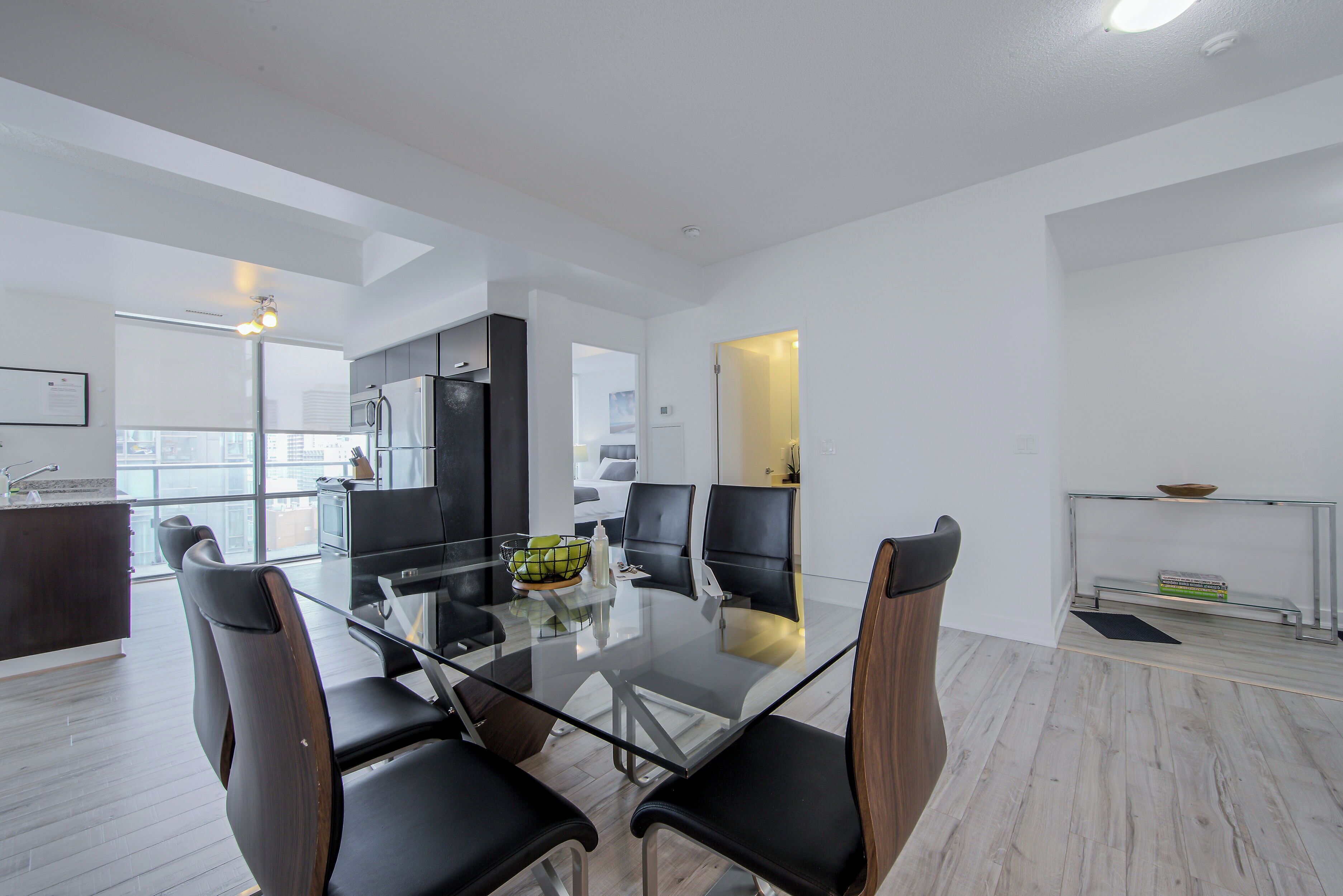 Superior Suite, 2 Bedrooms, Kitchen, City View | Makan dalam bilik
