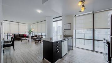 Svit Superior - 2 sovrum - kök - utsikt mot staden | Sängtillbehör av högsta kvalitet och bäddmadrasser