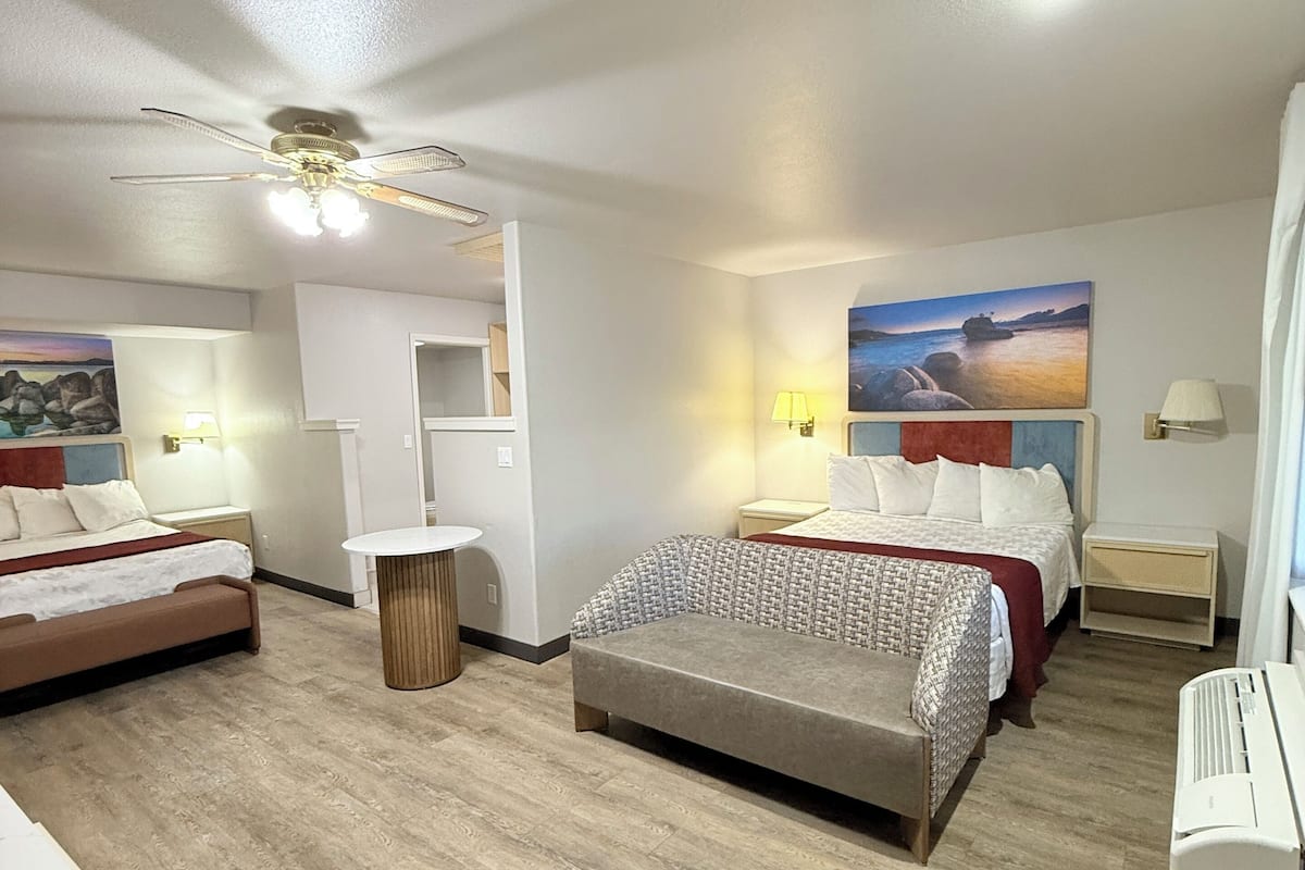 Schreibtisch, Verdunkelungsvorhänge, kostenloses WLAN