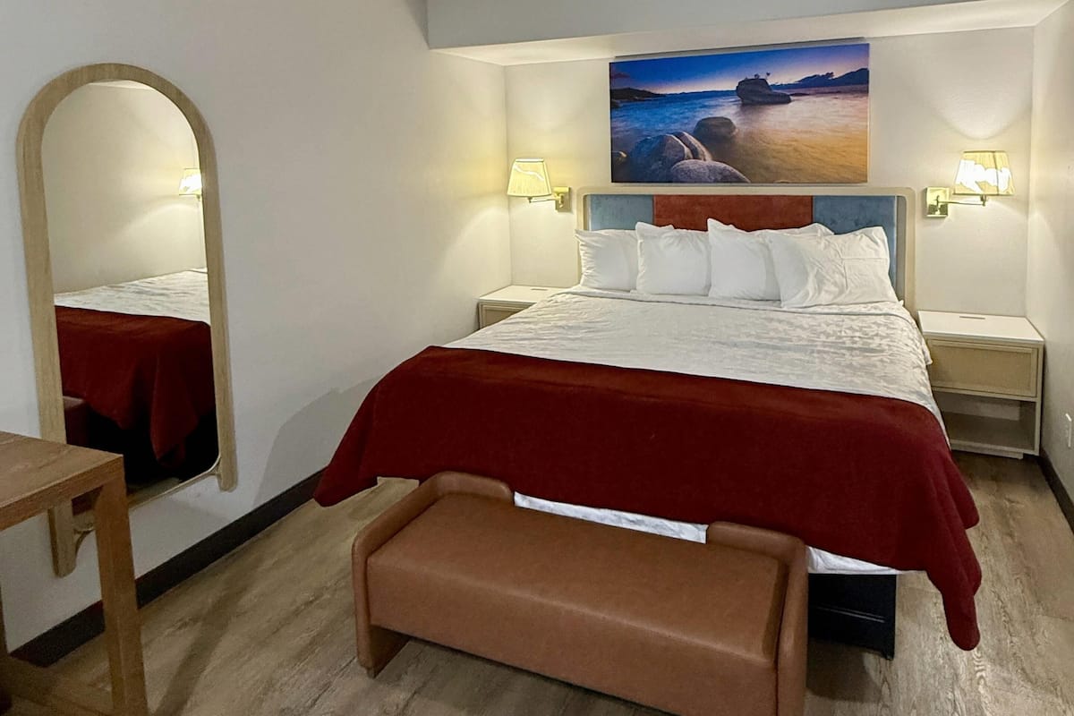 Desk, blackout drapes, free WiFi, bed sheets