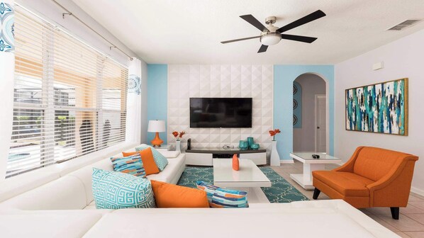 Älytelevisio, videopelejä, DVD-soitin, pöytäjalkapallopöytä