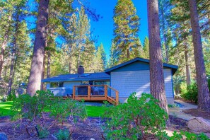 Exterior - Blue Laulea - Great Home With a Hot Tub (Incline Village)