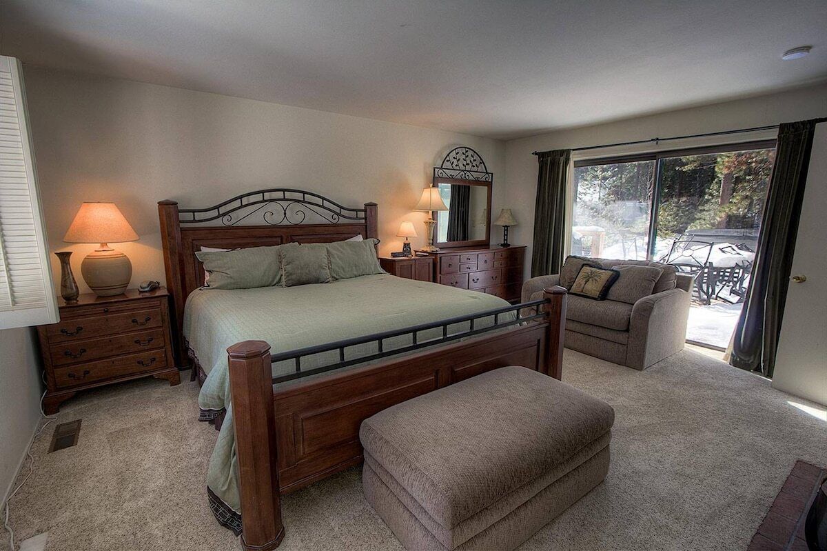 2 bedrooms, WiFi (free), bed sheets