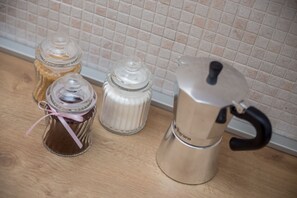 Kaffee und/oder Kaffeemaschine