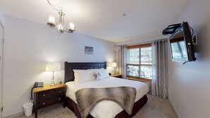 1 bedroom, iron/ironing board, internet, bed sheets